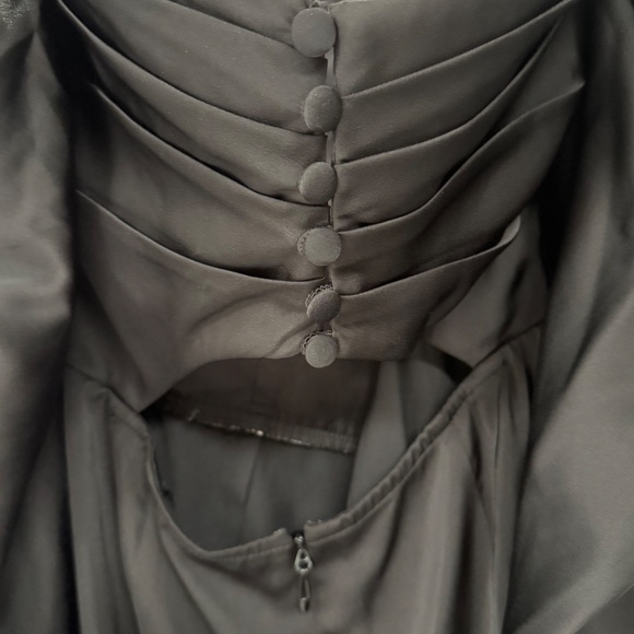 Black evening gown - Picture 2 of 8